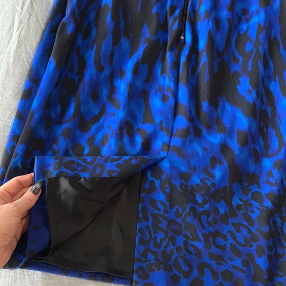 Dress - Picture 7 of 11